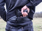 У Львові чоловік викрав зброю та службове посвідчення у поліцейського