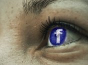 Замена модераторам: Facebook учит ИИ искать в соцсети фейки и оскорбления 