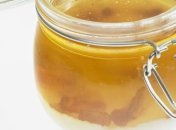 Киевский студент пытался спрятать наркотики в смальце