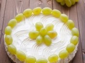 Рецепт. Йогуртовый торт с виноградом