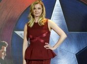 Звезда "Первого Мстителя" Эмили ВанКэмп вышла замуж