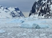 Ученые: Антарктида начала таять снизу 