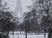 Снегопады нарушили воздушное сообщение в Европе