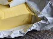 Улучшает зрение и метаболизм, но полезен не всем: кому нельзя есть сливочное масло