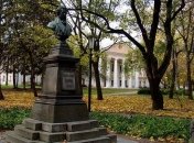 Нашлись похищенные бюсты Коцюбинского и Пушкина