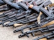 Украинцам могут раздать стрелковое оружие для защиты своей земли: что об этом известно