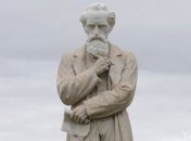 Первый памятник Диккенсу появится в Британии