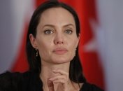 Анджелина Джоли может потерять ребенка