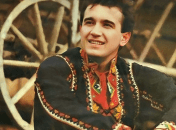 Назарий Яремчук вырос в многодетной семье