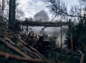 Українські військові тримають оборону