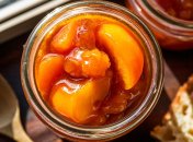 Этот джем получается очень ароматным и вкусным (изображение создано с помощью ИИ)