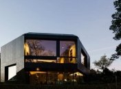 Необычный дом кристаллической формы в Швейцарии (Фото)