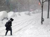 На Трансканадской магистрали из-за сильного снега остановилось движение (Видео)