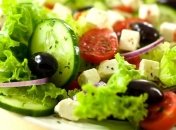 Рецепт дня: вкусный греческий салат с фетой