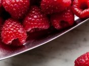 Малина полезна для кожи