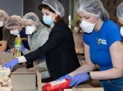 Фонд Порошенка відправив 3 000 продуктових наборів