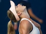 Свитолина предстала в вечернем платье на теннисном корте