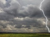 Грозы, град и шквалы: украинцев предупреждают об ухудшении погоды 