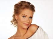 Кристина Асмус напугала поклонников ярким макияжем