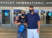 Ломаченко прибув в США (Фото)