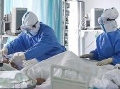 В больницы за минувшие сутки госпитализированы более 2,5 тыс. человек.