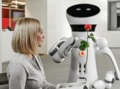 Care-O-bot 4 - многоцелевой робот-помощник