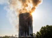 Пожар в лондонском небоскребе показали с высоты птичьего полета (Видео)