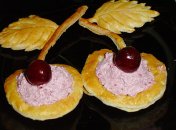 Слоеные «Вишенки»