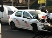 В Киеве произошло ДТП с участием маршрутки и такси: движение парализовано