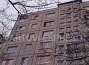 Другого ребенка забрала бабушка: соседи открыли предысторию ЧП с горе-матерью в Киеве