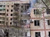 росіяни знову впустили авіабомбу? У Новій Каховці надпотужний вибух у дворі багатоповерхівок (відео)