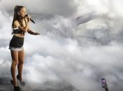 Ариана Гранде представила новый клип о апокалипсисе (Видео)