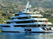 Пять палуб роскоши с лифтом: как выглядит яхта Медведчука, арестованная СБУ