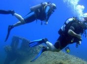 Таинственная подводная лодка проплыла мимо дайверов (Видео)