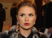 "Беременная" Анна Семенович предстала в свадебном платье 