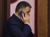 Аваков рассказал, с кем из олигархов и политиков общается по телефону