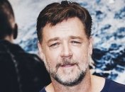 Рассел Кроу показал публике свою новую возлюбленную 