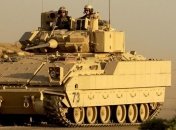 Американскую Bradley хотят сделать "неуязвимой" для снарядов и ракет