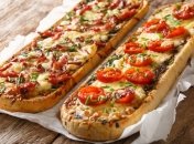Быстрая пицца на багете