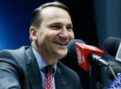 Сикорский: Варшава осуждает агрессивные действия РФ против Украины