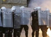 Файеры против слезоточивого газа: в Сербии ужесточились протесты на фоне ужесточения карантина