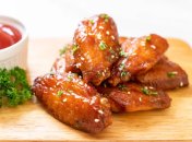 Хруст этих крылышек "созвет" всех соседей