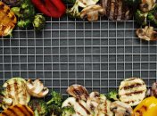 Гриль лучше всего очищать сразу после приготовления еды