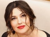 Актриса Моника Белуччи научилась доить коров 