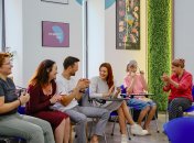 Все больше людей переходят на украинский и ищут поддержки