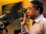 Мо Янь отказался от подарков бизнесменов