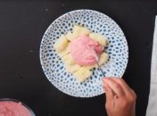 Ліниві вареники з ягідної сметаною