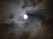 Полнолуние 26 ноября: что категорически нельзя делать в этот день