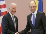 Байден признался в дружбе с Яценюком