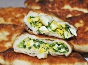 Смак дитинства — пиріжки з цибулею та яйцем